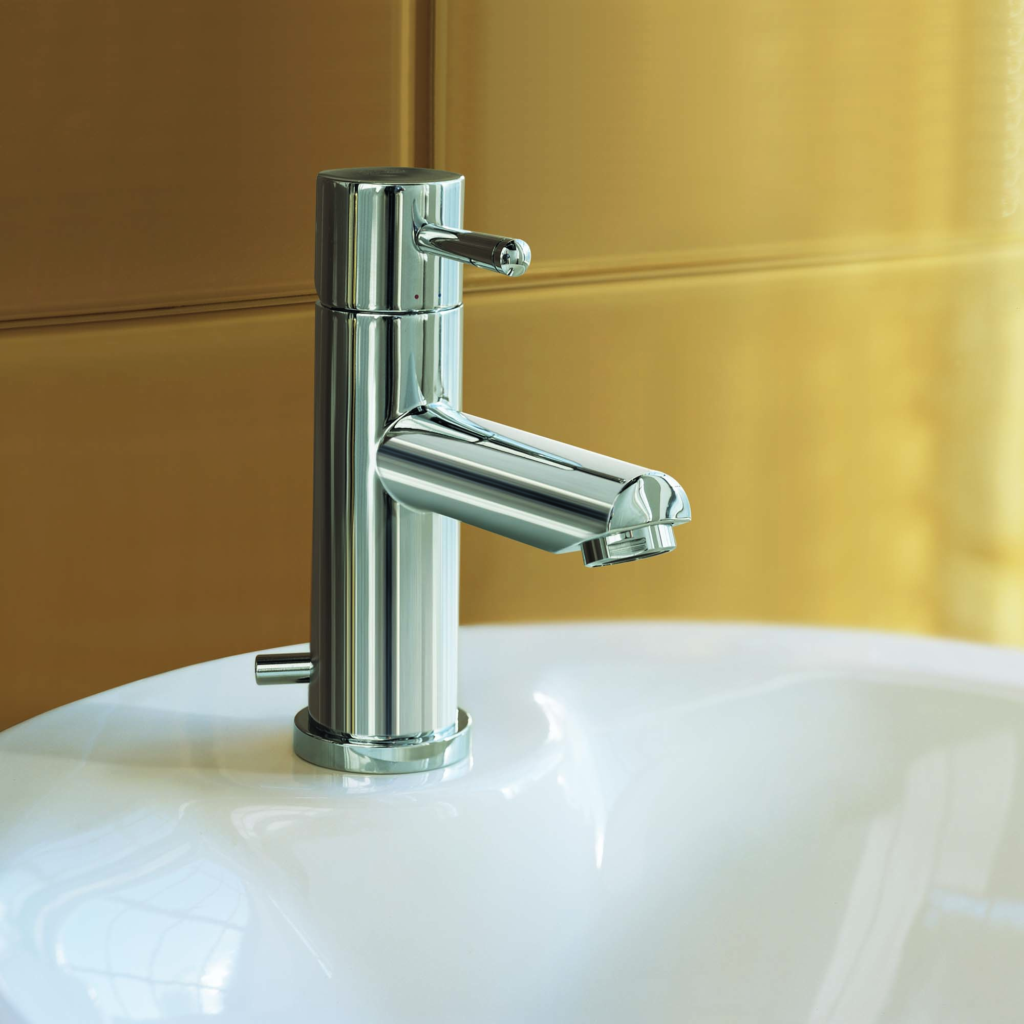 Serin Single Hole Single Handle Bathroom Faucet 12 gpm 45 L min With Lever Handle CHROME